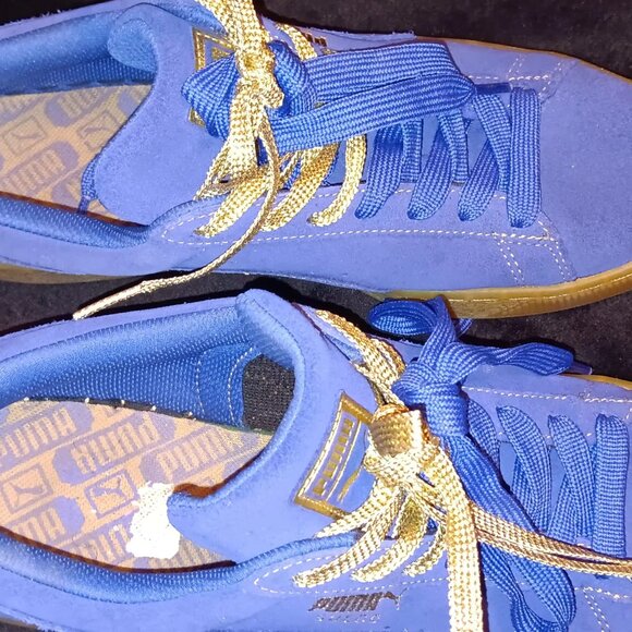 Pumas Sneakers - Picture 1 of 1